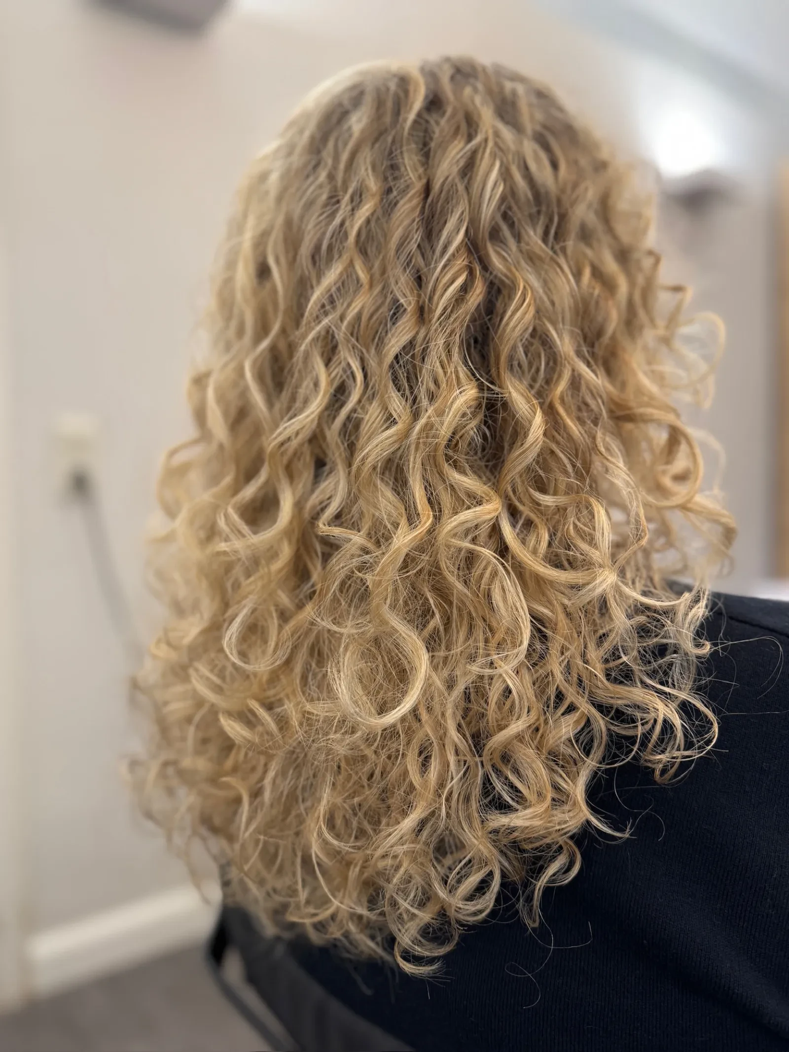 Lockenschnitt Oldenburg – weiche Wellen
