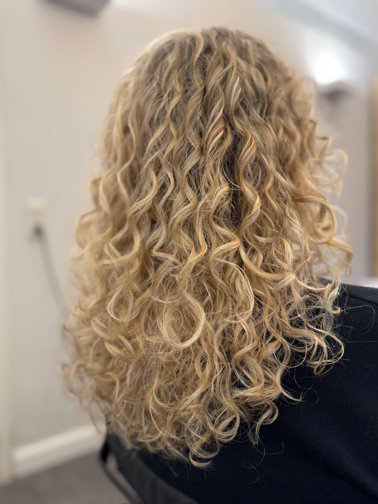 Lockenschnitt Oldenburg – weiche Wellen